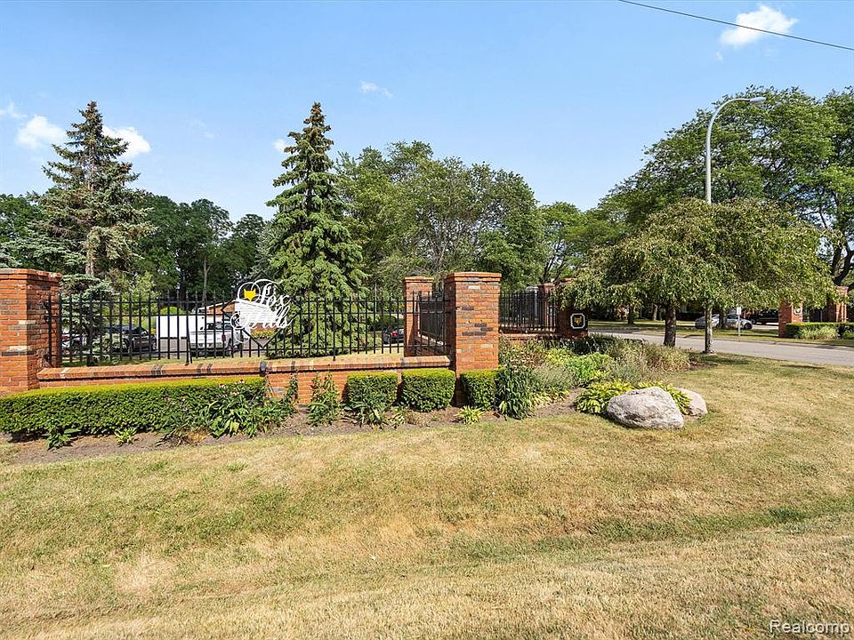 700 E Fox Hills Dr, Bloomfield Hills, MI 48304 Zillow