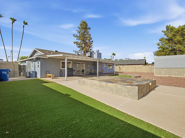 2329 E Concorda Dr — Photo 24