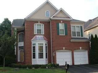 9726 Cheriton Ct, Vienna, VA 22181