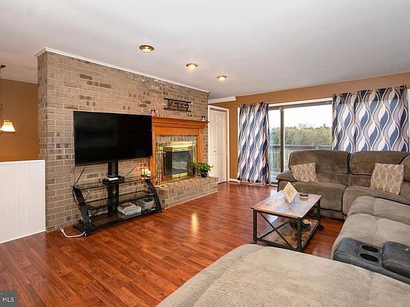 3rd image of 19 Edelweiss Way