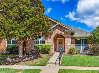 4104 Honeysuckle Dr, McKinney, TX 75070
