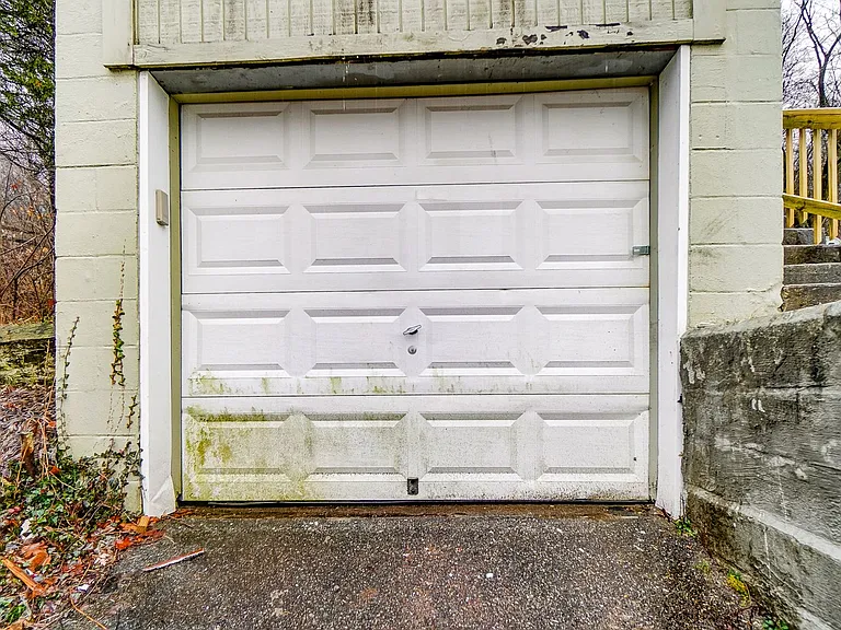 2307 Center St — Photo 50