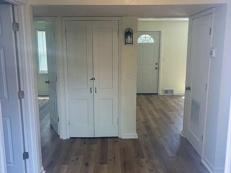 196 S Point Dr — Photo 16