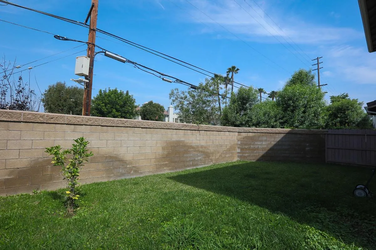 4 bed, 2.5 bath, 1900 sqft, $4,695 — Photo 4