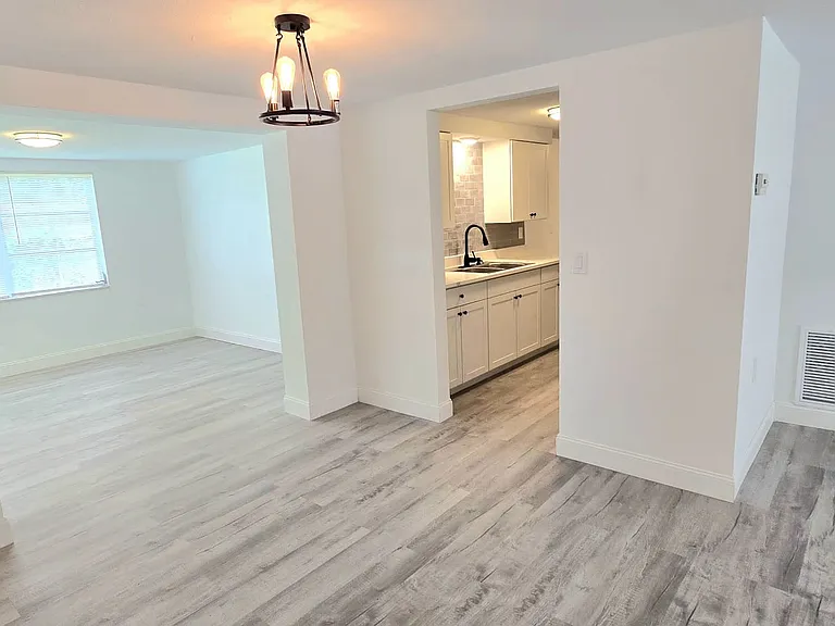 5347 Mosaic Dr — Photo 10