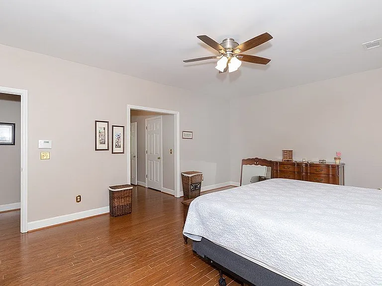 7 Bridgecreek Ct — Photo 47