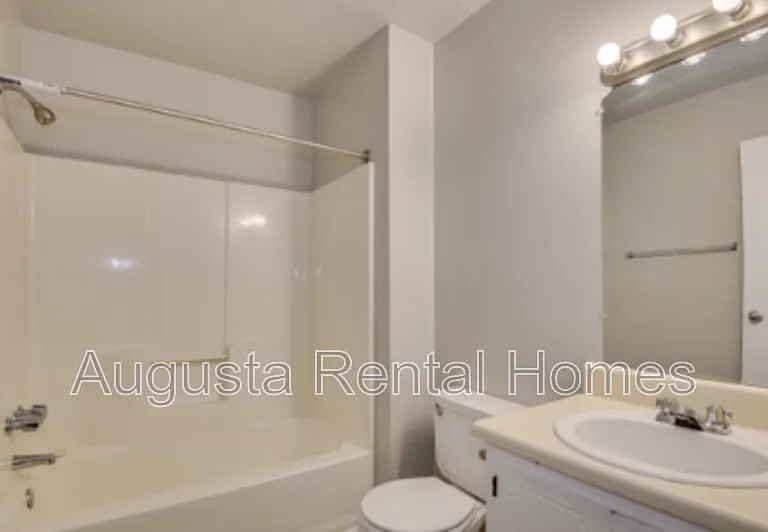 2822D Thomas Ln — Photo 14