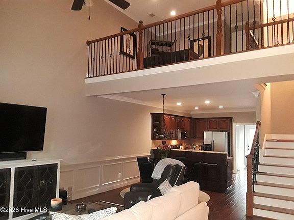 5th image of 805 Mayo Lane