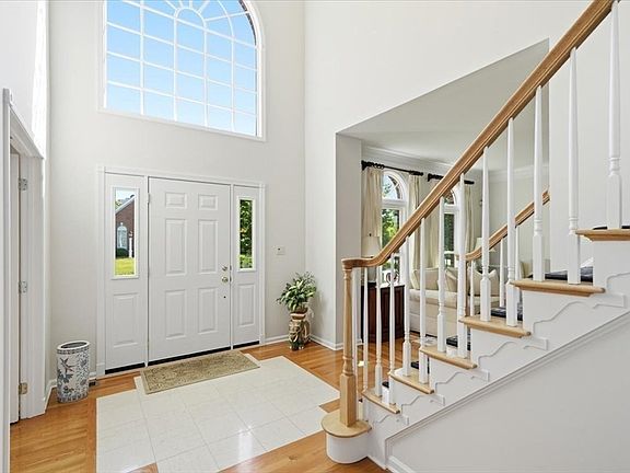 3rd image of 202 Rosemont Dr