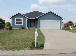 3326 NW 38th Ter, Topeka, KS 66618