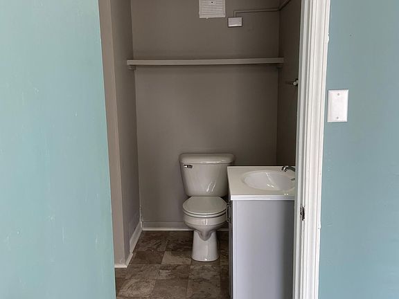 5th image of 137 E Water St