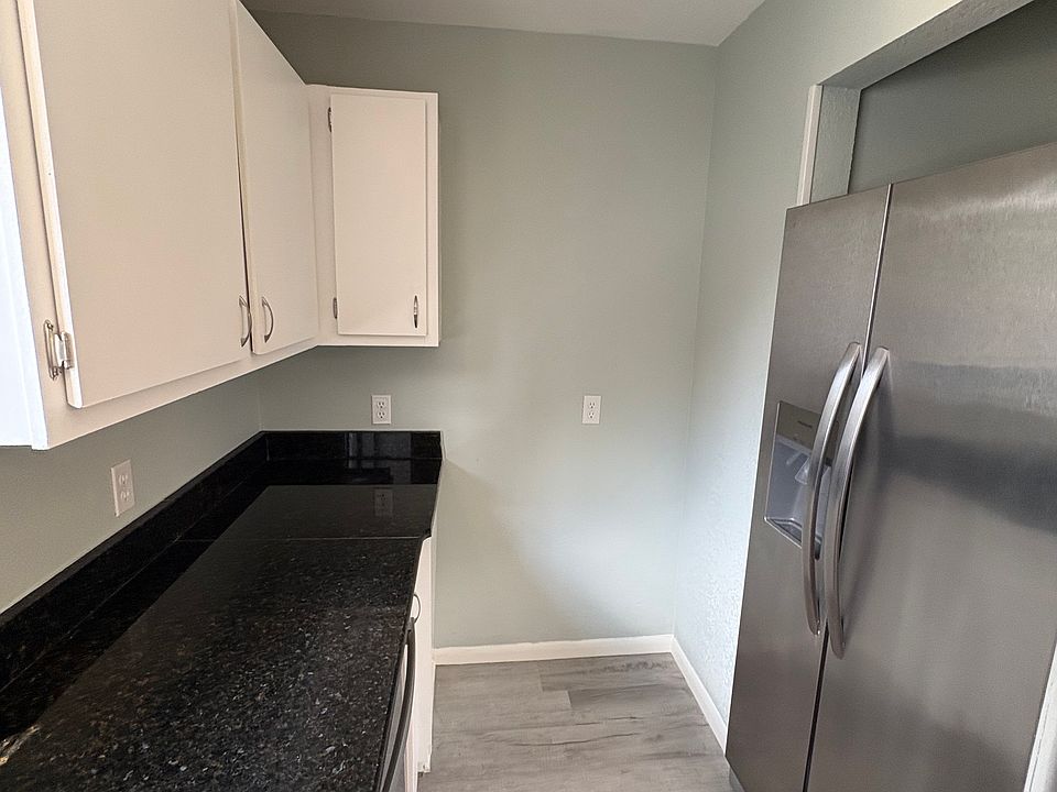 1st image of 209 Forest Hls APT 202