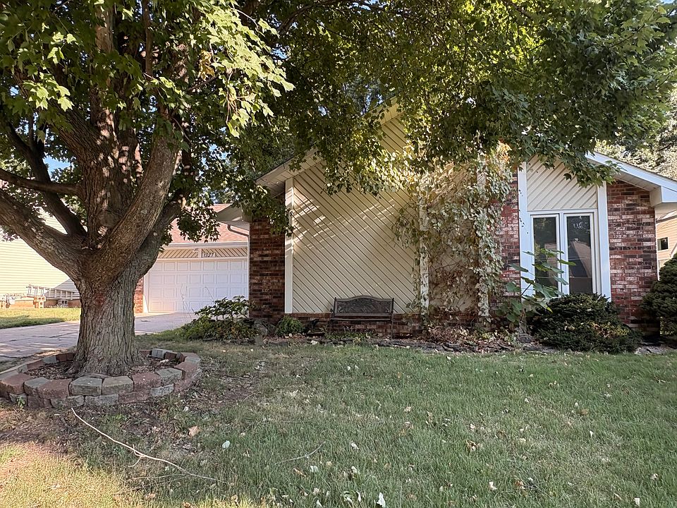 1st image of 1327 W Riverside Street
