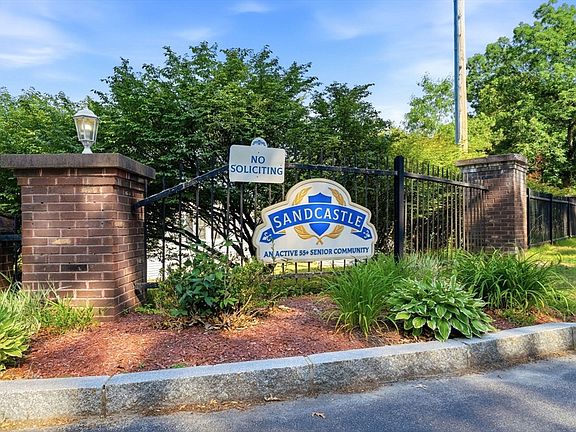 3rd image of 3 Queens Rd #211