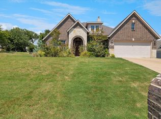 640 Three Tee Ct, Grand Prairie, TX 75052