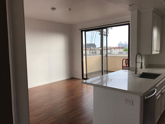 5th image of 11670 San Vicente Blvd APT 308