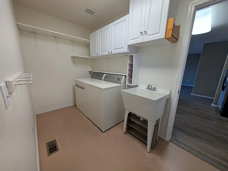 935 Cypress Ct #A — Photo 12