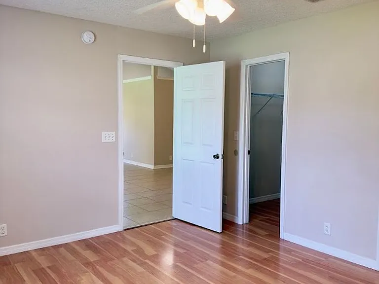 105 Honeysuckle Rd — Photo 11
