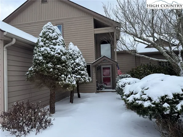 125 Grassy Knoll Way, Blowing Rock, NC 28605