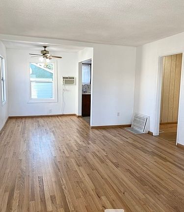 4th image of 4952 W 120th St