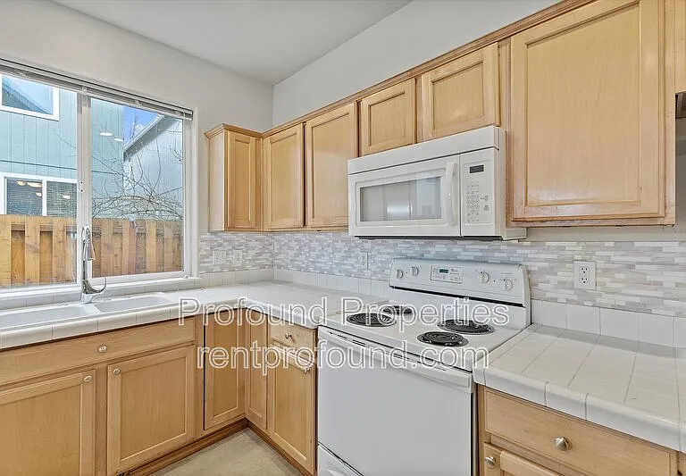 17634 SW September Ln — Photo 13