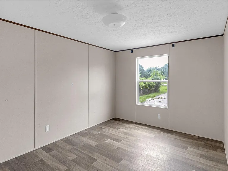 5313 2nd St — Photo 24