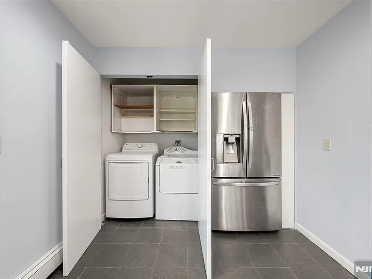 408 Elizabeth St #A — Photo 14