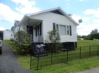 834 Robin Ct, Paintsville, KY 41240