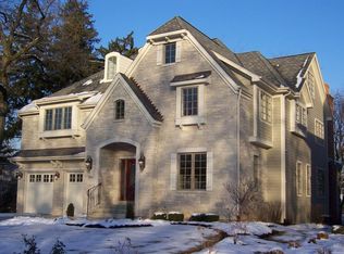 220 N Julian St, Naperville, IL