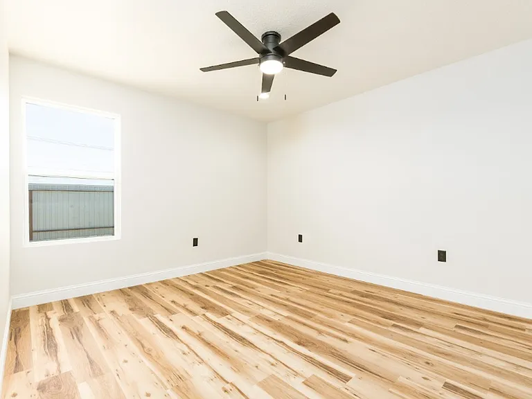 128 Chisum Dr — Photo 10