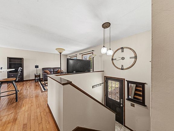 5th image of 1902 Brookside Dr
