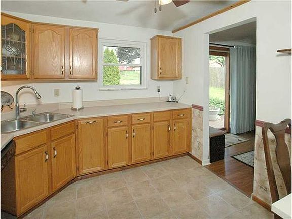 5th image of 56 Barri Dr