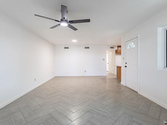 4th image of 191 W 27th Pl