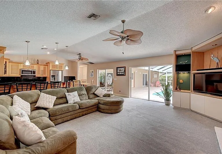 5088 NW 100th Ter — Photo 34