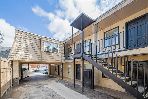 1 bed, $695 — Photo 2