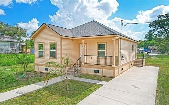 2nd image of 2110 Mardi Gras Blvd