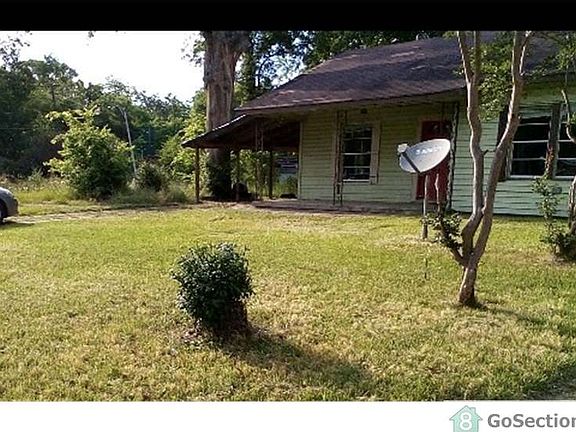 2nd image of 2646 Woodford St