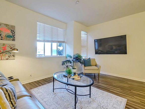 5th image of 22933 Kingsford Way