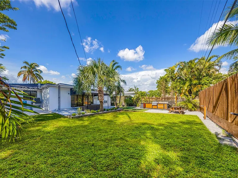 365 Fairway Dr — Photo 21