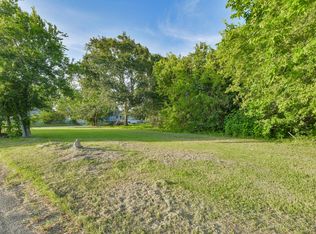 613 W Nazro St, Baytown, TX 77520