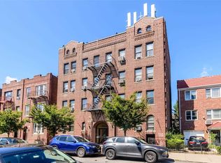 3040 45th St, Astoria, NY 11103