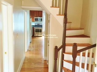 164 Willow Ave #2R, Somerville, MA 02144