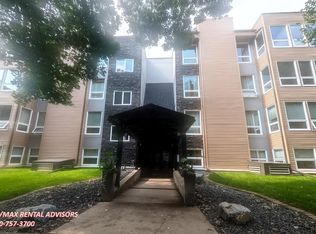 10172 118th St NW #15, Edmonton, AB T5K 1Y4