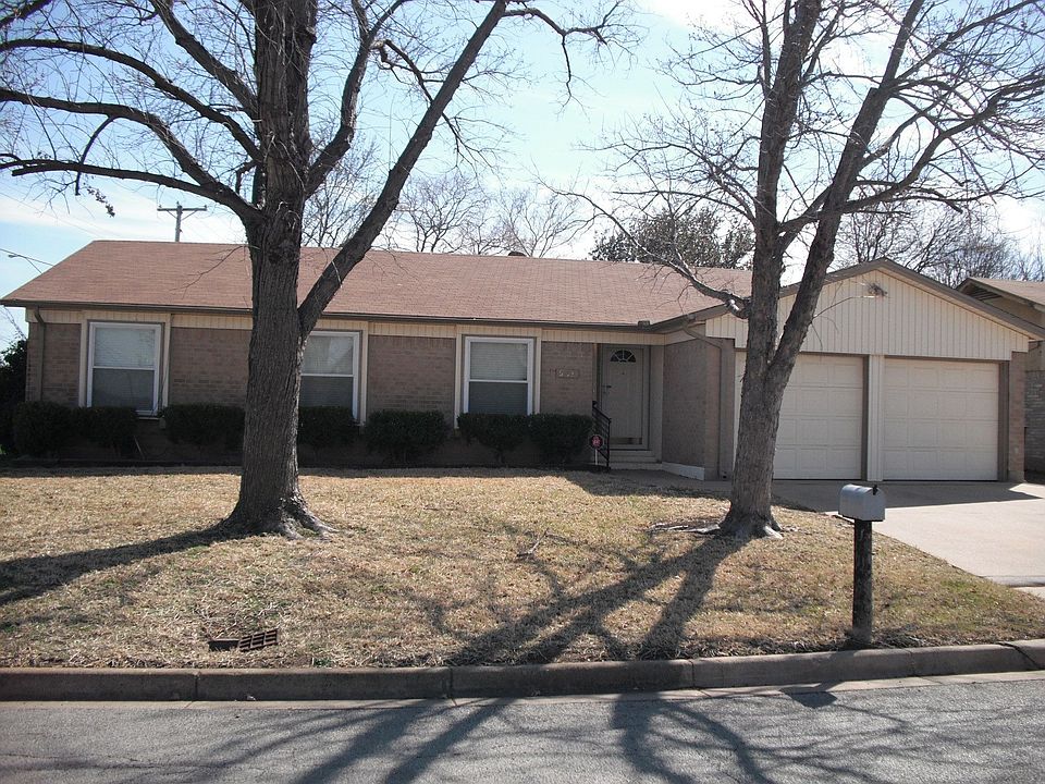 1st image of 501 Panay Way Dr