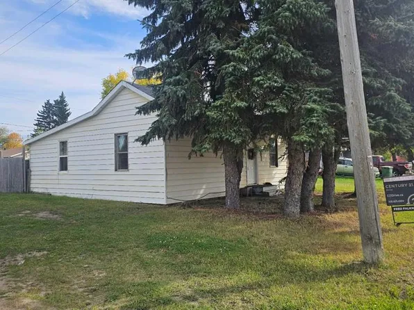 83 W 2nd St E, Lashburn, SK S0M 1H0