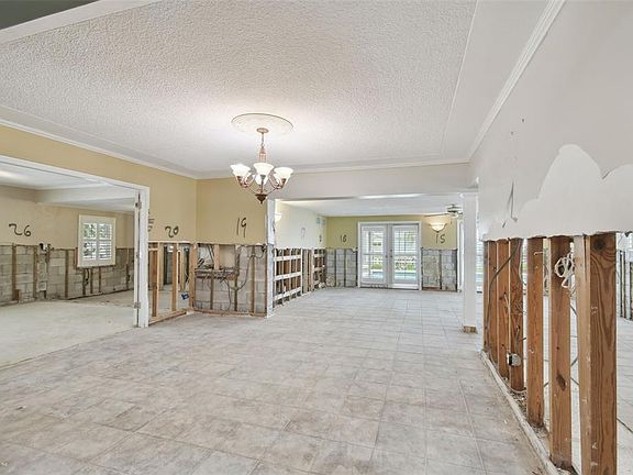 4th image of 3921 E Eden Roc Cir