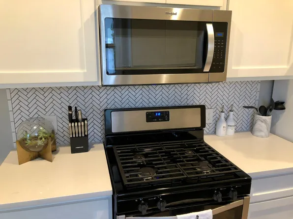 121 E Norwood Ct, San Antonio, TX