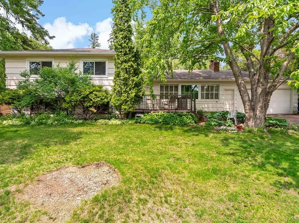 3671 Robinwood Ter, Minnetonka, MN 55305