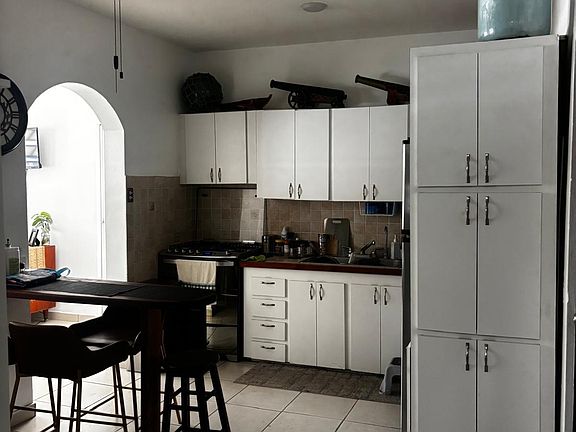 3rd image of 10-103 Interior Cabo