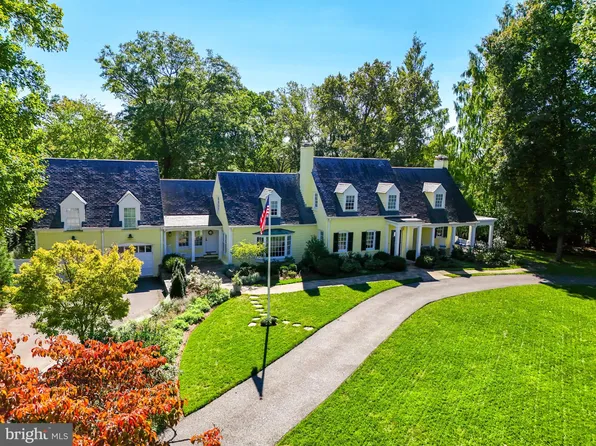 6620 Elgin Ln, Bethesda, MD 20817